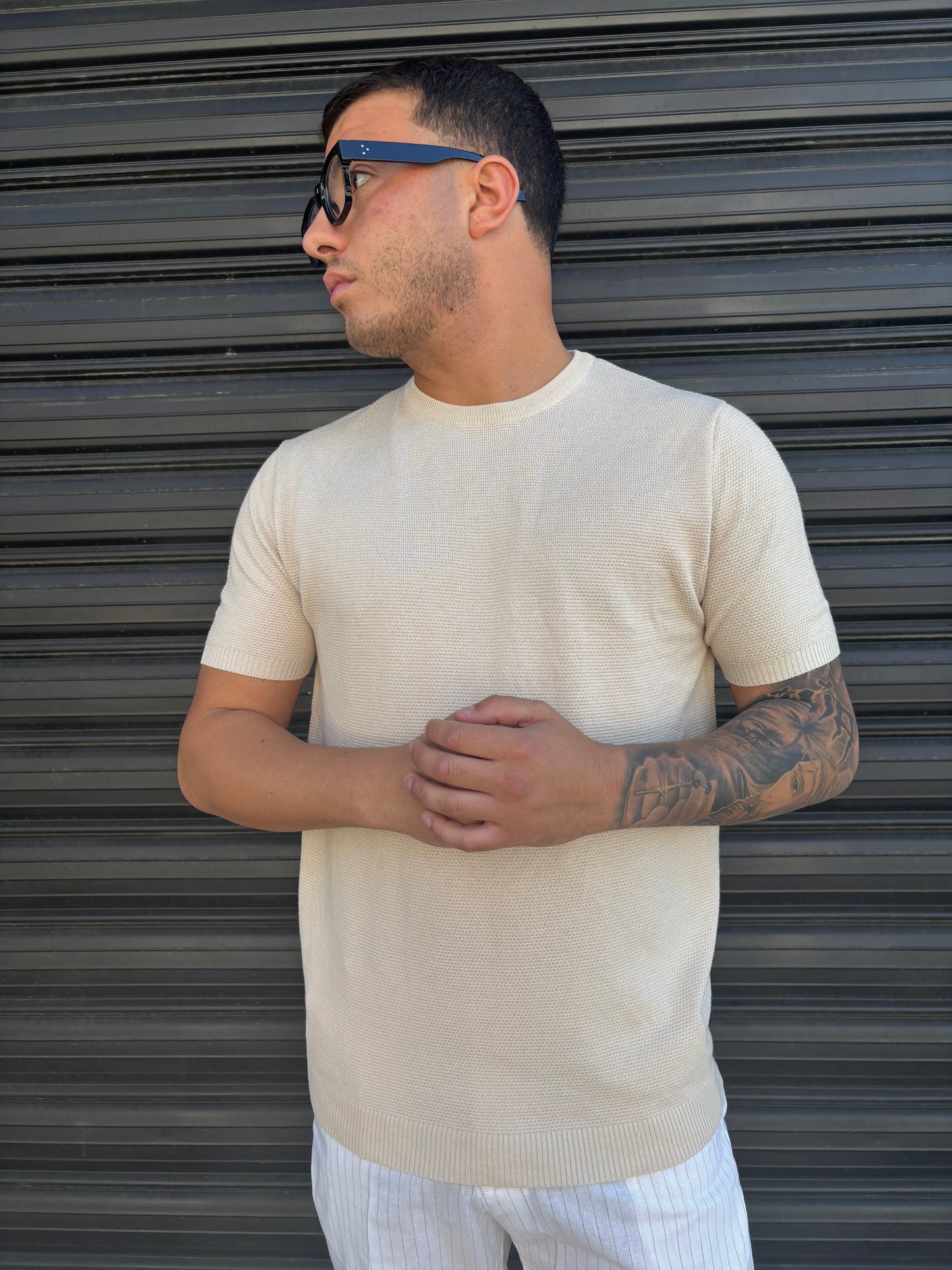 Maglia beige ricamata