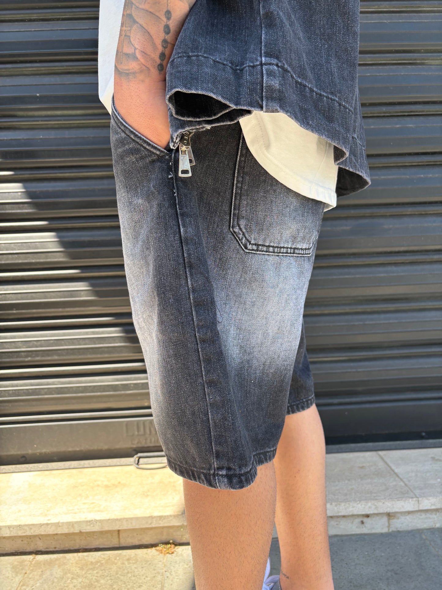 Completo corto in jeans nero scuro