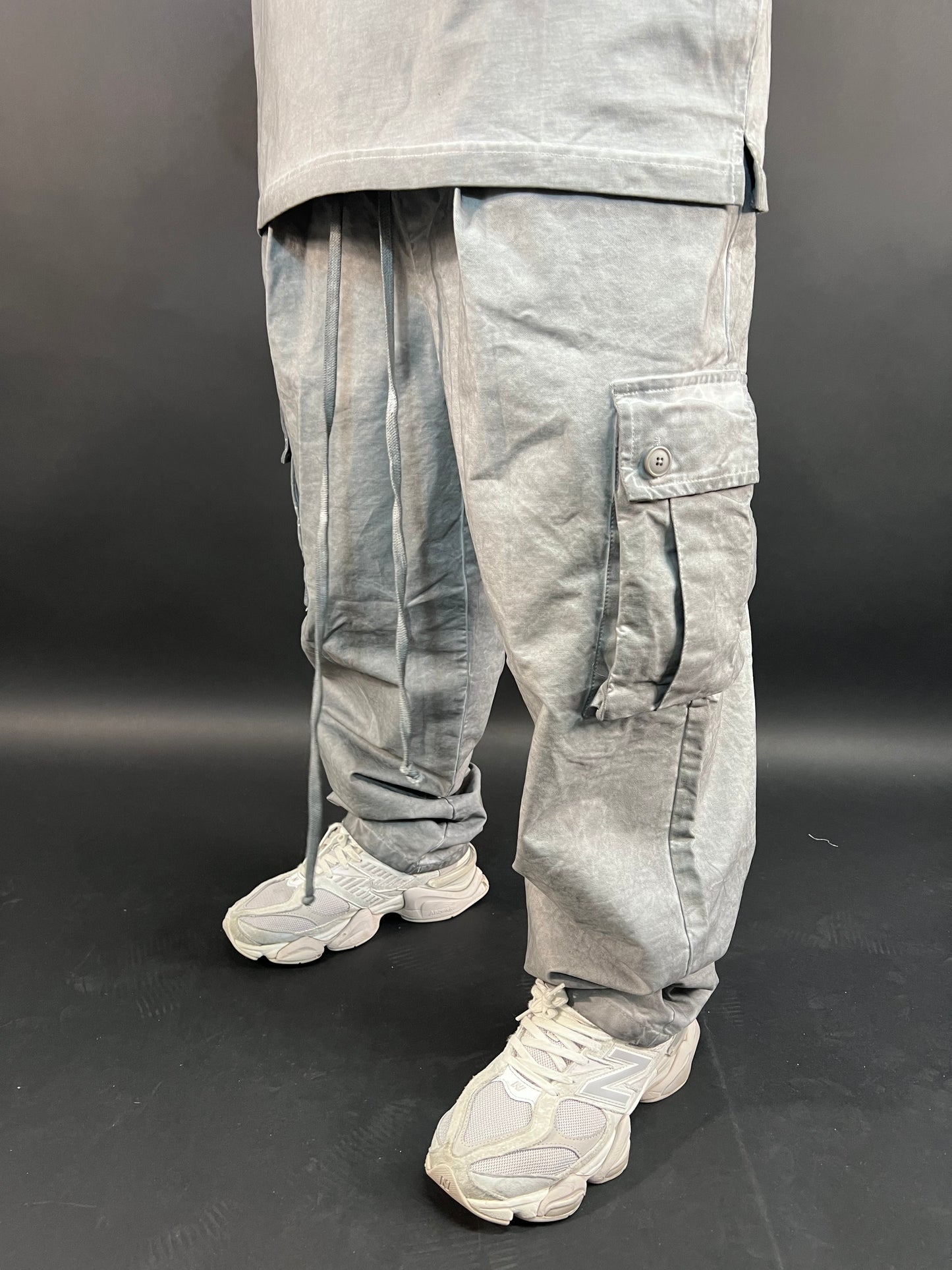 Completo slavato fondo ampio grigio chiaro