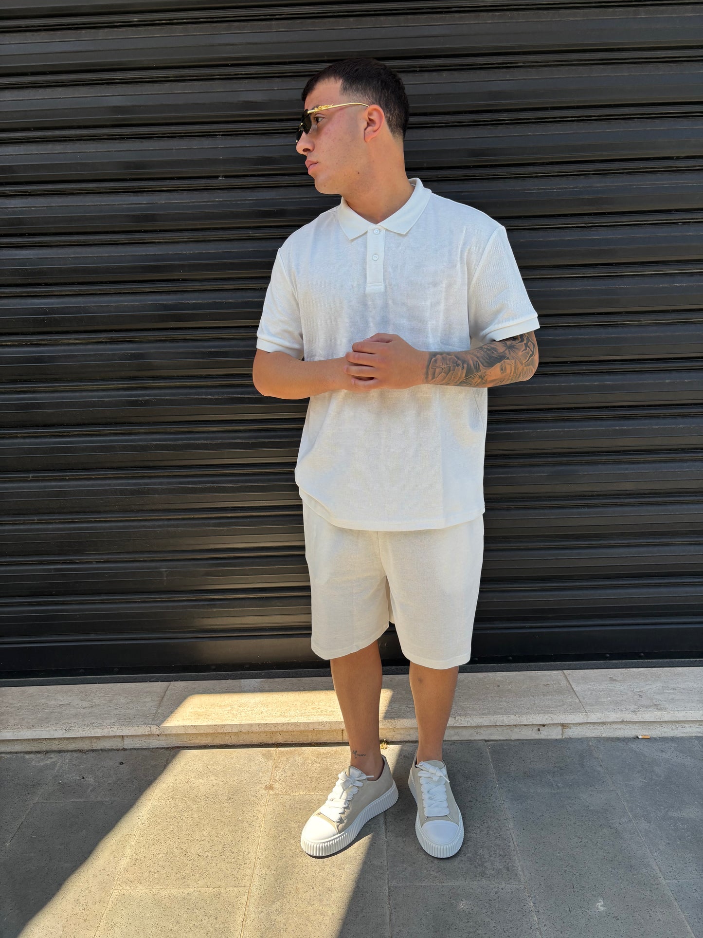 Completo polo e pantaloncino bianco