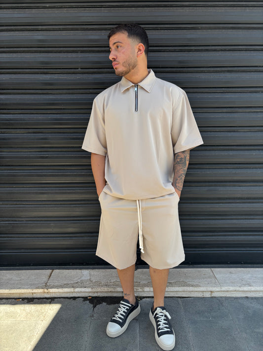 Completo maglia mezza zip e pantaloncino beige
